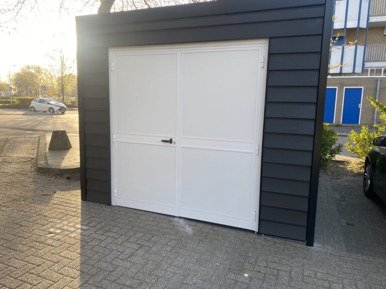 Witte dubbele aluminium deuren in Capelle aan den IJssel