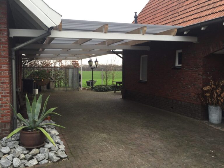 Carport met Heat Guard 100 warmtewerende golfplaten