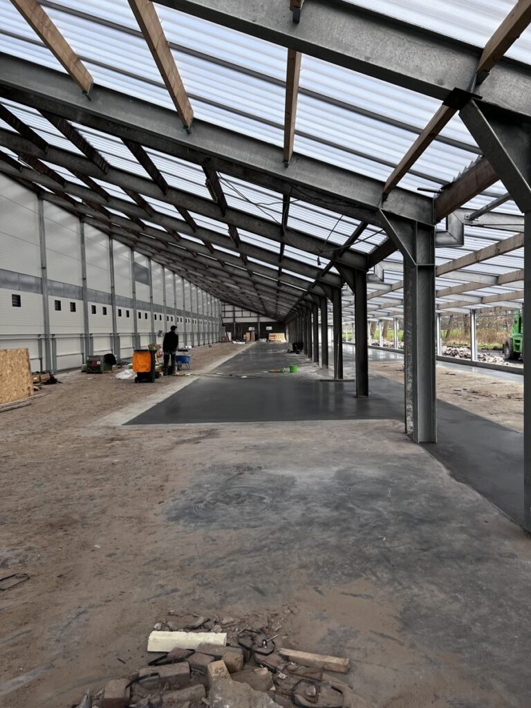 Projectfoto Stal met lichtdoorlatend dak in Wersen